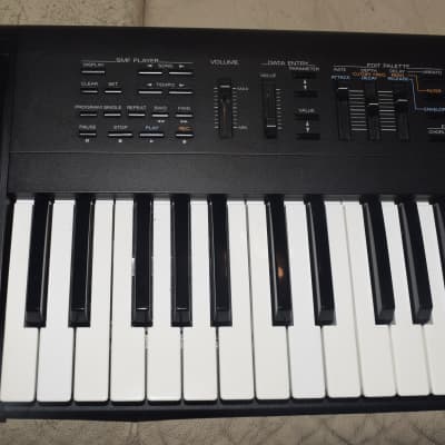 Roland JV-50 61-Key Expandable Synthesizer | Reverb