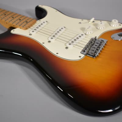 2009 Fender Standard Stratocaster 3-Tone Sunburst MIM image 10