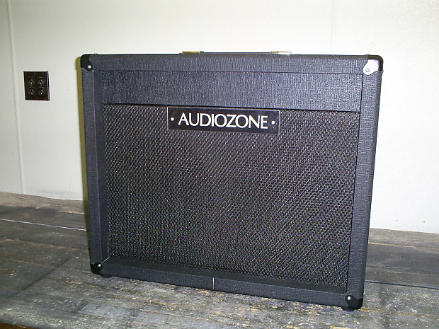 AUDIOZONE model 17, 2x12" guitar speaker image 1