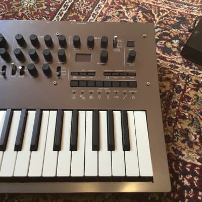 Korg Minilogue 4-Voice Polyphonic Analog Synthesizer 2016 - Present - Silver image 2