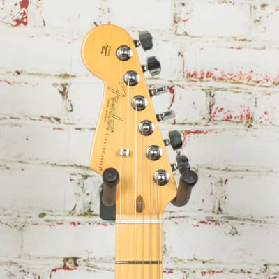 Fender - American Professional II Stratocaster® - Left-Handed Electric Guitar -  Maple Fingerboard - Mercury - w/ Deluxe Hardshell Case image 5