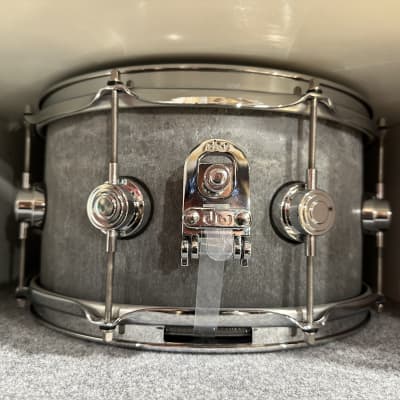 DW Collector's Series Concrete 13”x7" Snare Drum image 3