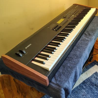 Yamaha S90 Synthesizer / Stage Piano