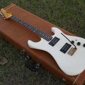 Kramer USA Pacer Guitar Minty 100% Original White/Gold OHSC 1982 Collector Grade image 2