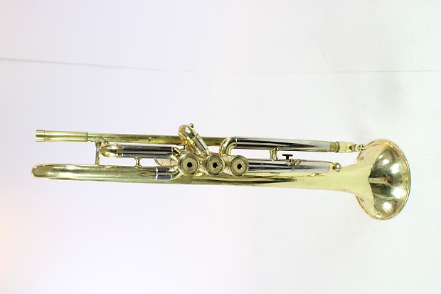 Vito trumpet top