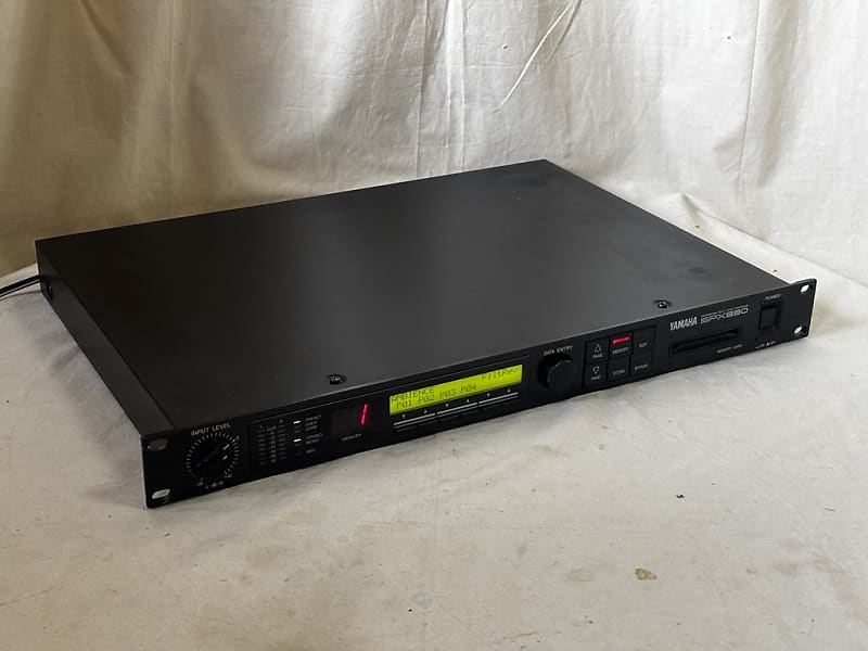 Yamaha SPX990 プロフェッショナルエフェクトプロセッサー Yamaha SPX990 - What To Know & Where To Buy | Equipboard