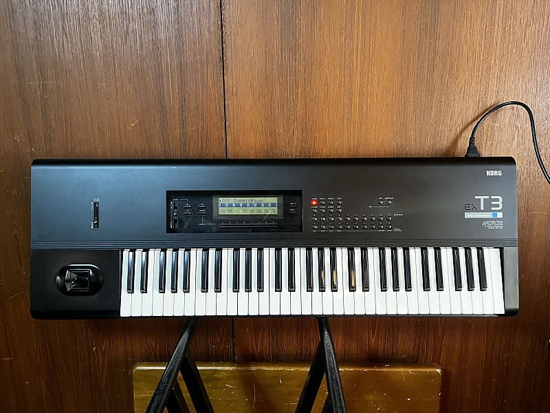 Korg T3 EX Music Workstation Synthesizer New Internal Battery!! w/ gig bag