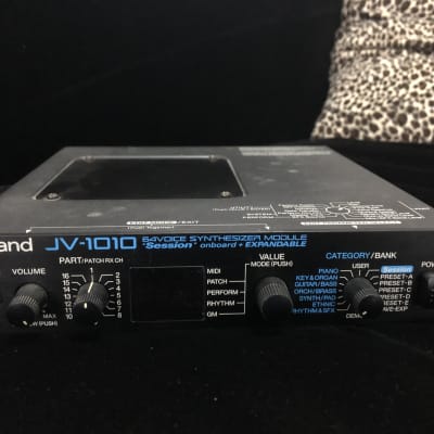 Roland JV-1010 64-Voice Synthesizer Module 1999 - 2003 - Black