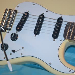 Squier Vintage Modified Stratocaster '70s, Duncan Designed Squier Vintage Modified Stratocaster '70s, Duncan Designed