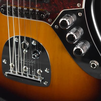 Fender Kurt Cobain Jaguar 3-Color Sunburst Rosewood Fingerboard image 3