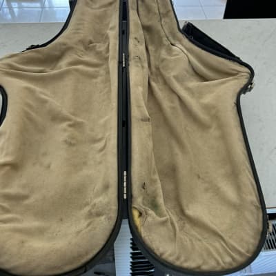 Selmer tenor saxophone flight case image 7