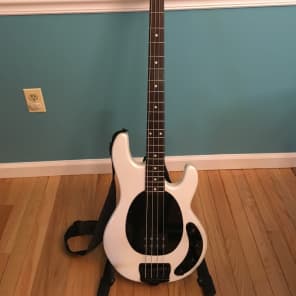 Sterling Ray34CA ブラック（ギグバッグ付） Sterling by Music Man StingRay Ray34 Burl Top Rosewood