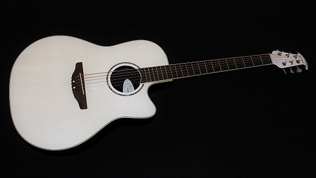 Ovation Celebrity CC24 Mid-Depth White Acoustic-Electric
