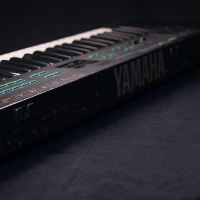 Yamaha DX27S 61-Key Digital Programmable Algorithm Synthesizer 