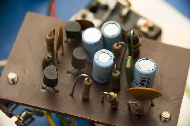 YACK/YF-2 Fuzz BoX ハンドメイド YACK YF-2 Fuzz Box Super Rare Japanese Fuzz | Reverb