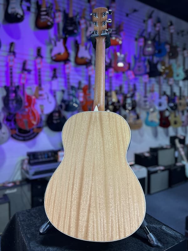 Larrivee L-03 Natural | Reverb