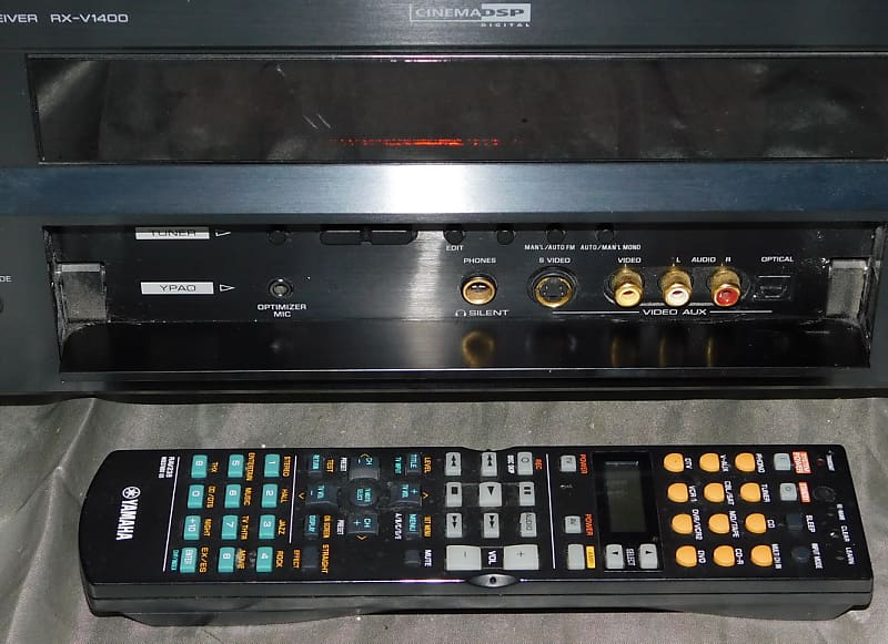 Yamaha RX-V1400 receiver wtih phono input and pre outs and remote