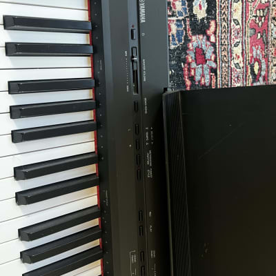 Yamaha P-105 Digital Piano