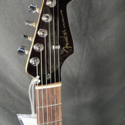 Fender American Ultra Luxe Stratocaster with Rosewood Fretboard 2021 - Present - 2-Color Sunburst image 3