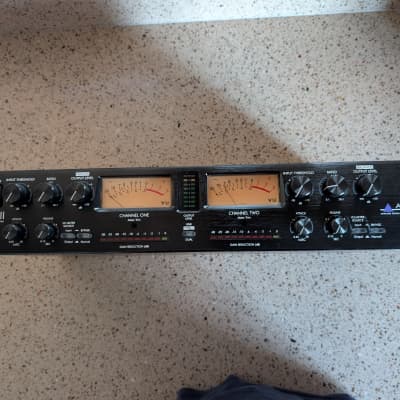 ART PRO VLA II ダイナミックプロセッサー ART Pro-VLA II 2-channel Opto Tube Leveling Amplifier