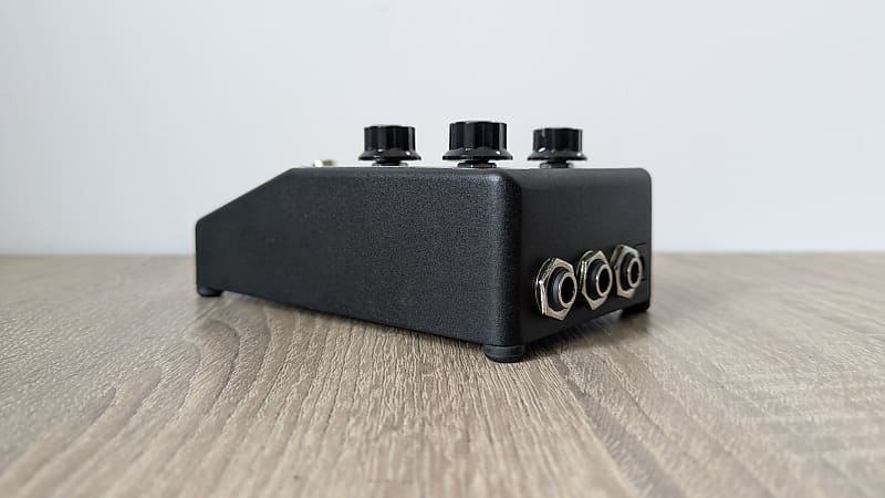 Moog Minifooger MF Trem Tremolo Pedal | Reverb Canada