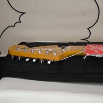 Fender VINTERA® II '70S STRATOCASTER®Maple Fingerboard, 3-Color Sunburst image 10