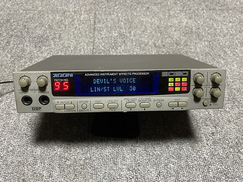 Zoom 9030 Advanced Instrument Multi Effect Processor | Reverb