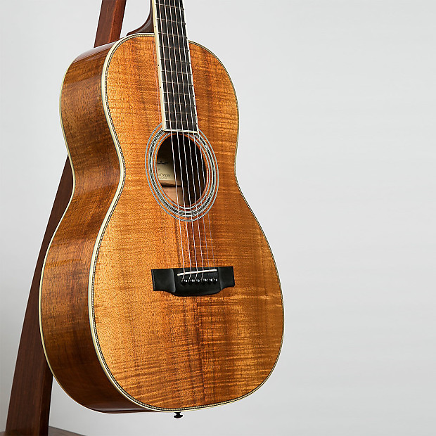 Martin Custom 00-28 12-Fret Flamed Koa Grand Concert