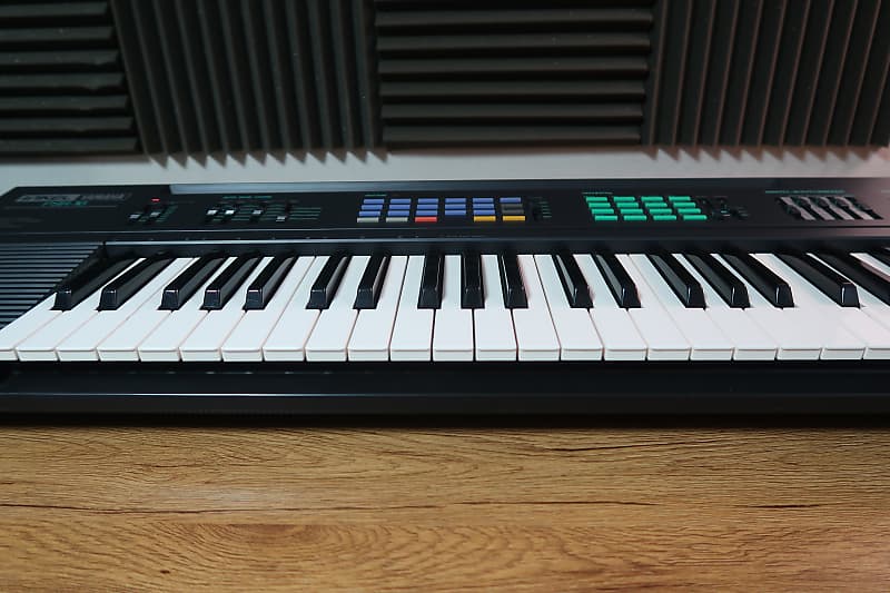 Yamaha PSR-16 80's Keyboard with FM Vibes | Reverb