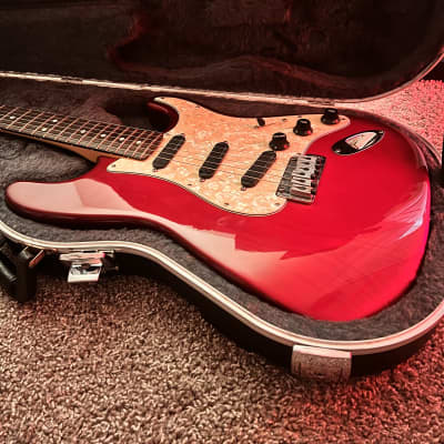 1995 Fender Strat Plus Deluxe with Rosewood Fretboard Crimson Burst image 2