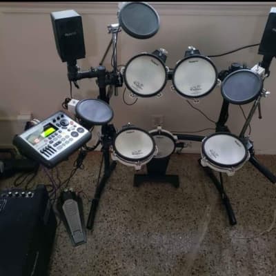 Roland  TD-8  V-Drums with PM-3 Personal Monitor System