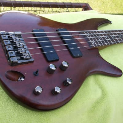 Ibanez SR505 5 String Light Weight Electric Bass Guitar with Improved Electronics and Gig Bag image 5