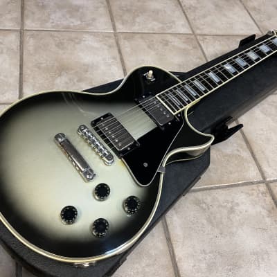 1981 Gibson USA Les Paul Custom Silverburst w case - Excellent image 3