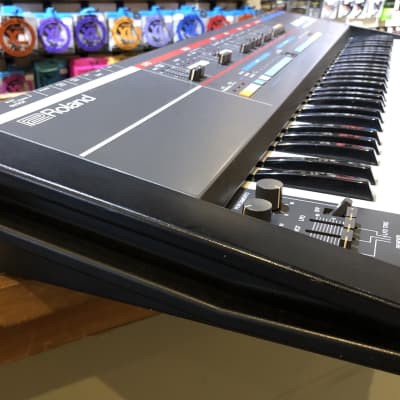 Roland Juno-106 Programmable Polyphonic Synthesizer image 4
