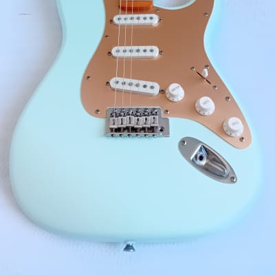 Squier STRATOCASTER 40th Anniversary Vintage Edition satin sonic blue for sale