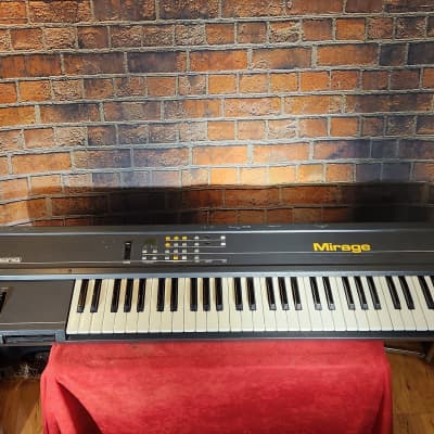 Vintage 1984 Ensoniq Mirage DSK-8 Digital Sampling Keyboard w/ 14 Sound Disks