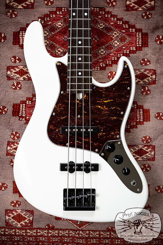 Electric Bass Guitar Bacchus Woodline WL-434 GLOBAL Red Jazz