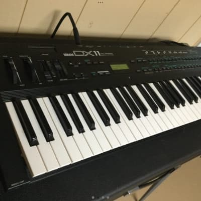 Yamaha DX11 Synthesizer