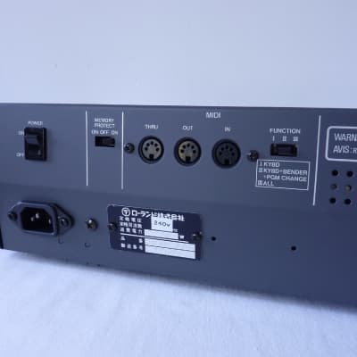 Roland Juno 106 - Serviced image 11