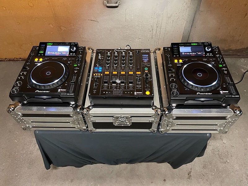 Pioneer CDJ2000 & DJM 800 DJ Set mit Case