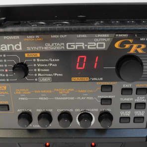 Roland GR-20 Guitar Synthesizer GR20 w/GK-3 Pickup & 13-Pin Cable & Original Box image 2