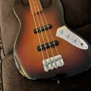 2022 Fender Jaco Pastorius Fretless Jazz Bass - 3-Color Sunburst 8.87 lbs.
