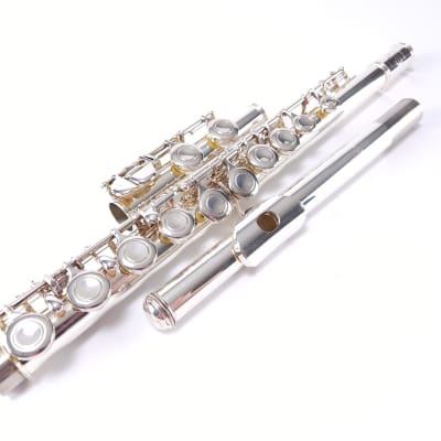 Refurbished Yamaha 221 (~222) Student Beginner Flute +Warranty image 2