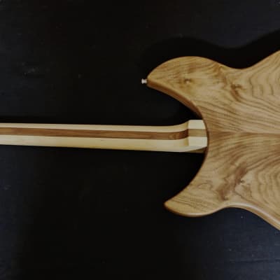 Rickenbacker 330W - Walnut including Case image 5