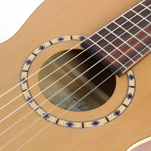 Art & Lutherie Ami Nylon Cedar Acoustic Guitar w/ Gigbag