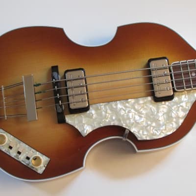 Hofner Fab Gear Union Jack 500/1 Limited Edition Beatle Bass 2021