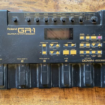 Roland GR-1 Guitar Synthesizer 1992 - Black