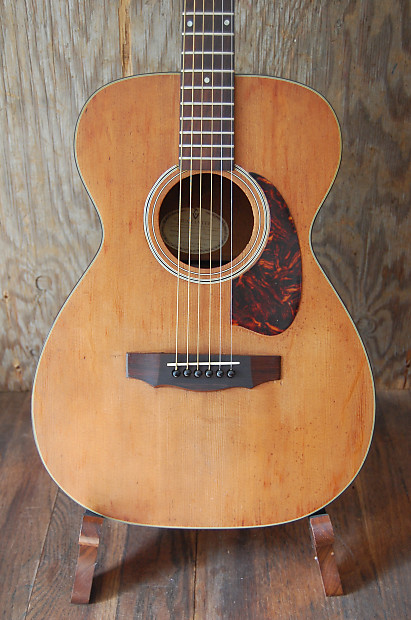 Guild small body acoustic guitar top