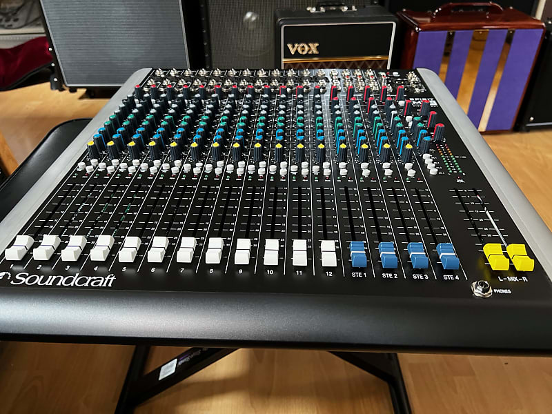 Soundcraft Spirit M12 12chミキサージャンク！ Soundcraft Spirit M12 12chミキサージャンク！