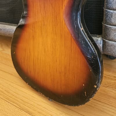 Imperial  3 pickup  60s - 2 tone guitar image 9